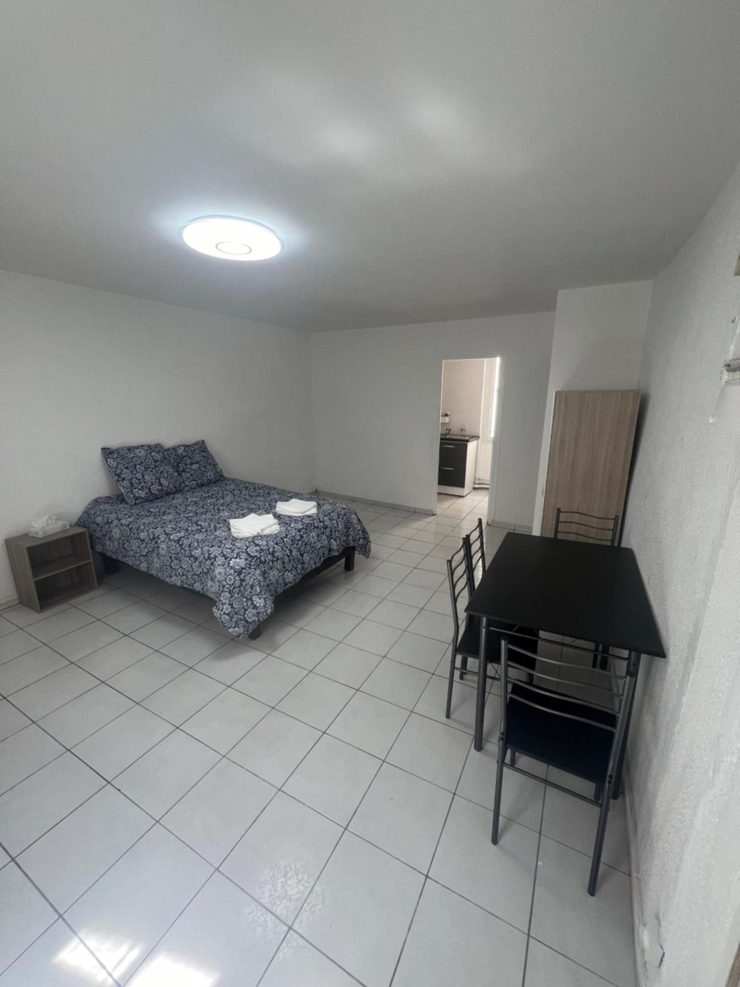 Studio Tapisvert St Charles Canebiere Vieux Port Марсель Экстерьер фото