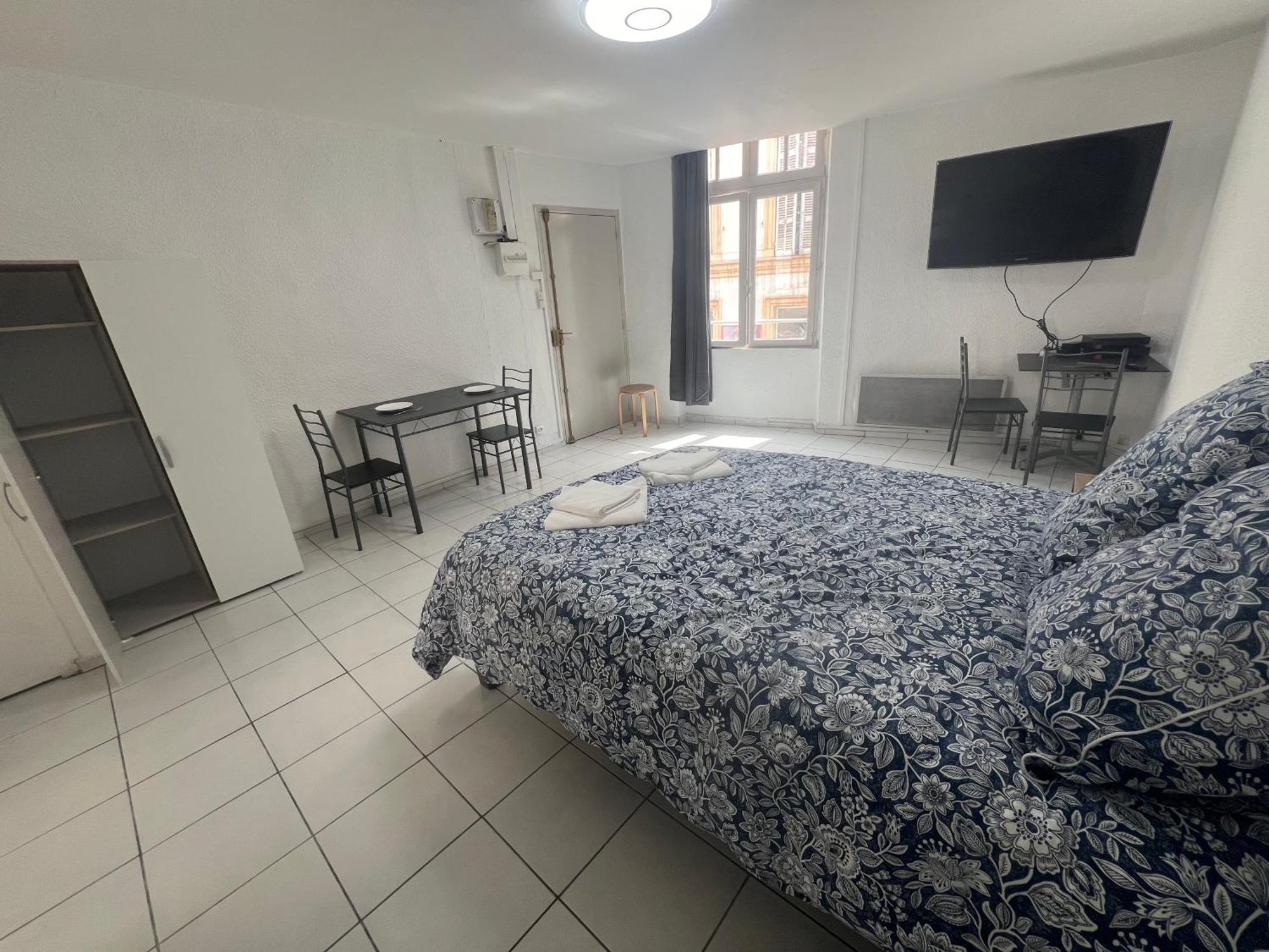 Studio Tapisvert St Charles Canebiere Vieux Port Марсель Экстерьер фото